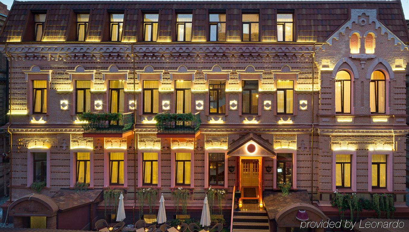 Hotel 19 Charkiv Exteriör bild