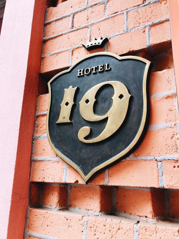 Hotel 19 Charkiv Exteriör bild